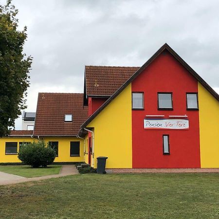 Pension ,,Vier Tore" Neubrandenburg Buitenkant foto