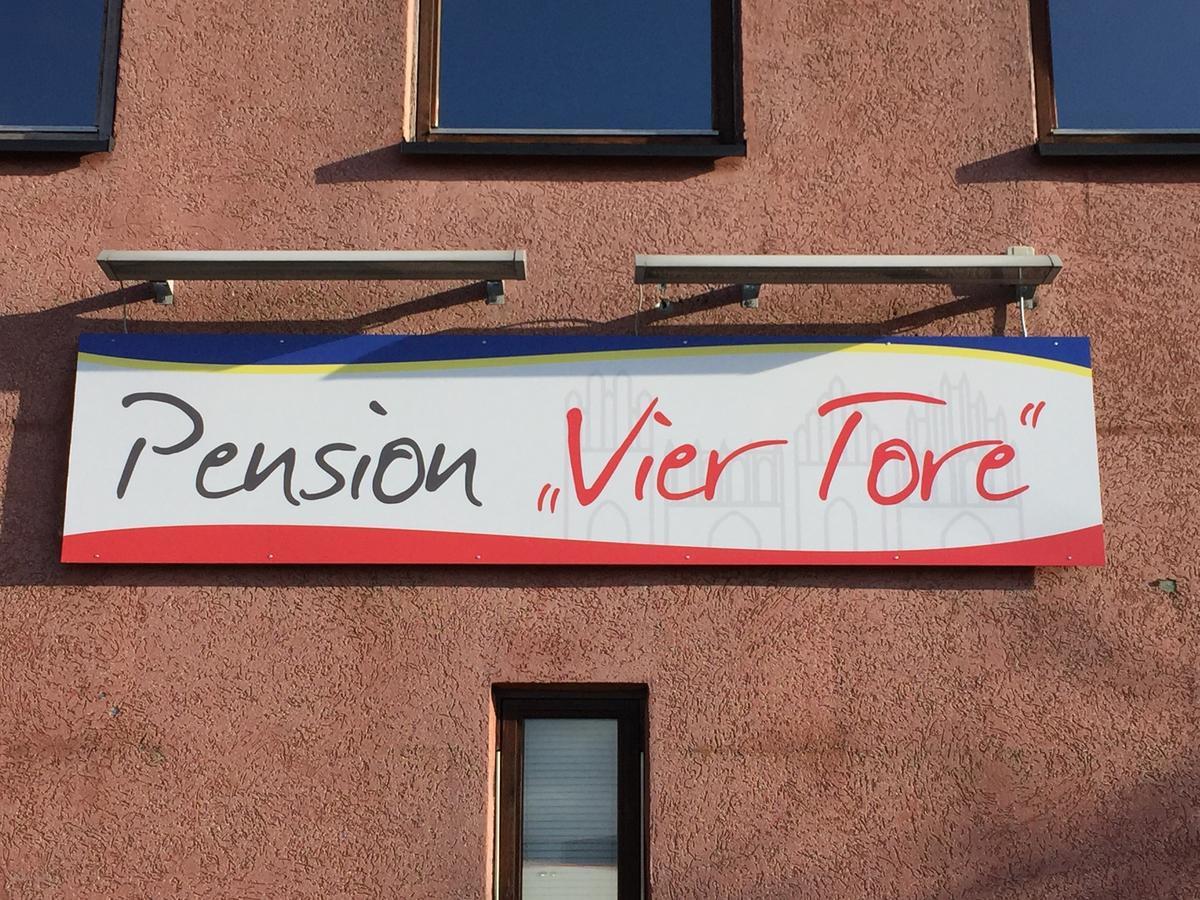 Pension ,,Vier Tore" Neubrandenburg Buitenkant foto