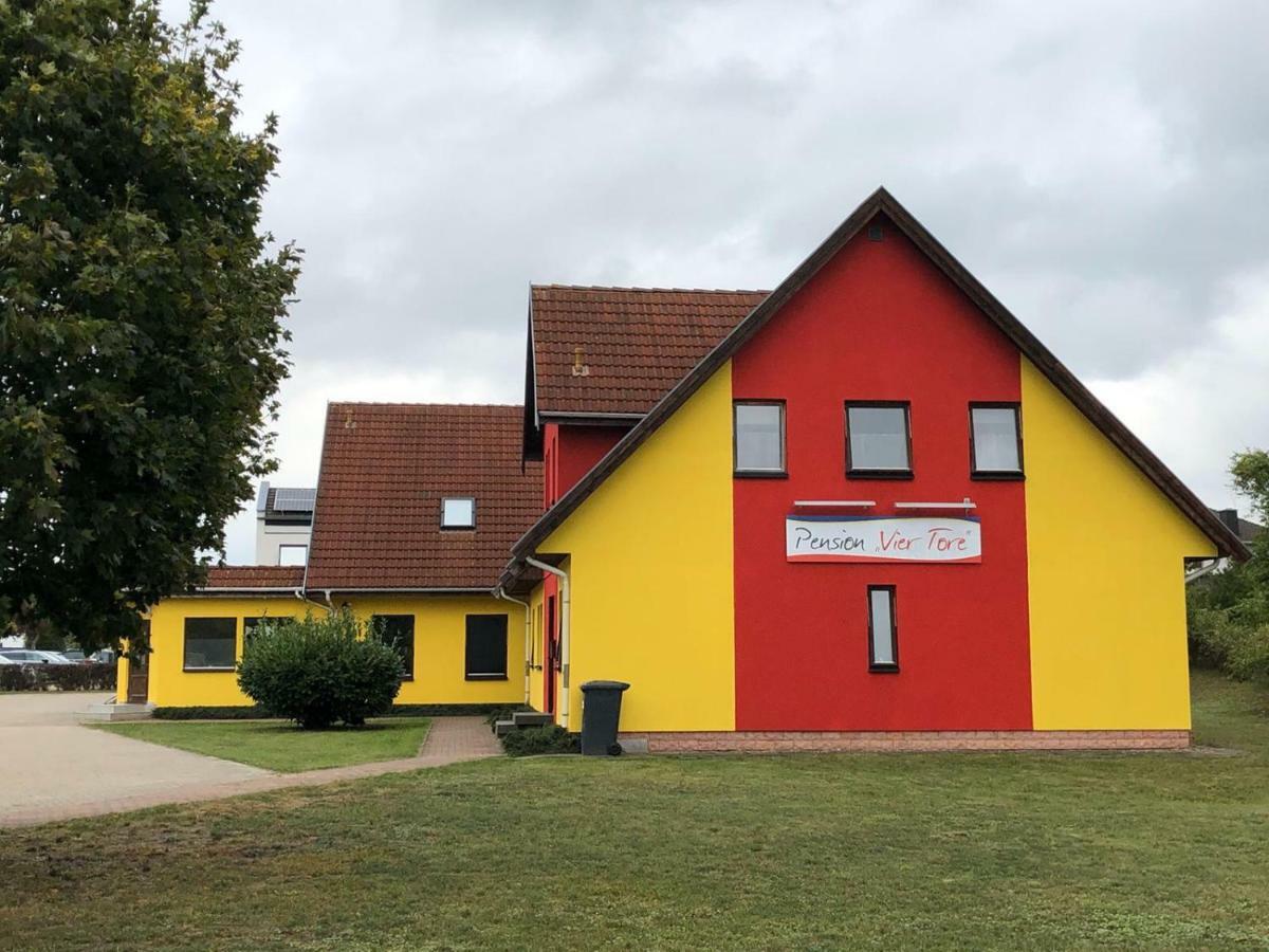 Pension ,,Vier Tore" Neubrandenburg Buitenkant foto